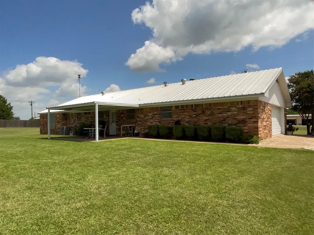 14261 Wortham Bend Road China Spring TX 76633
