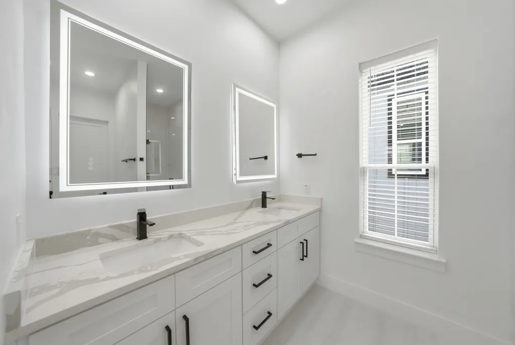 428 N Patton Avenue Dallas TX 75203