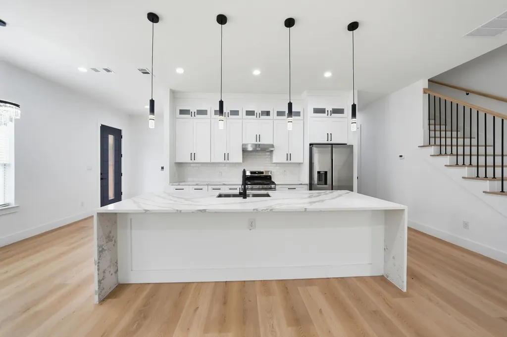 428 N Patton Avenue Dallas TX 75203