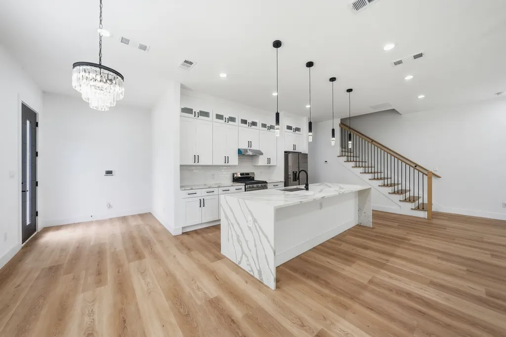 428 N Patton Avenue Dallas TX 75203