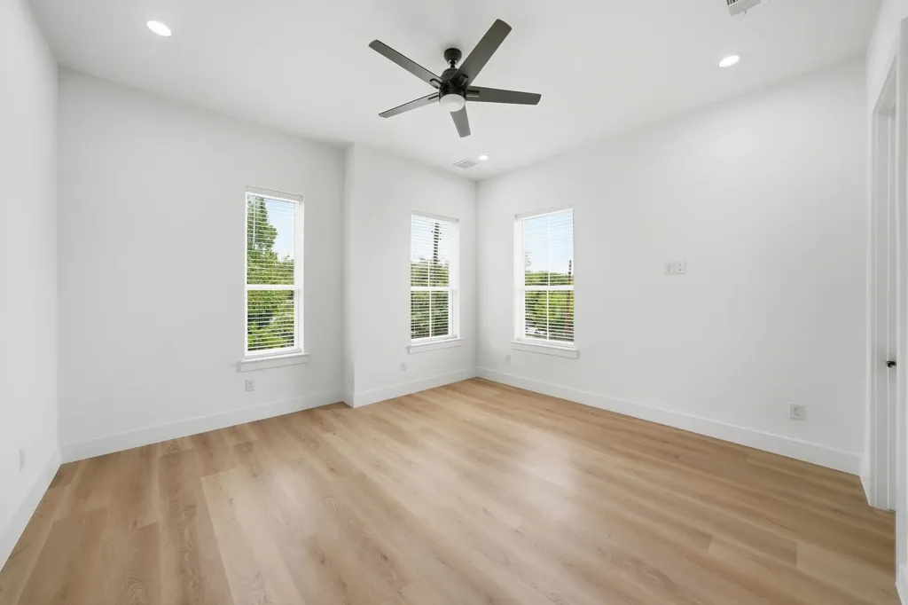 428 N Patton Avenue Dallas TX 75203