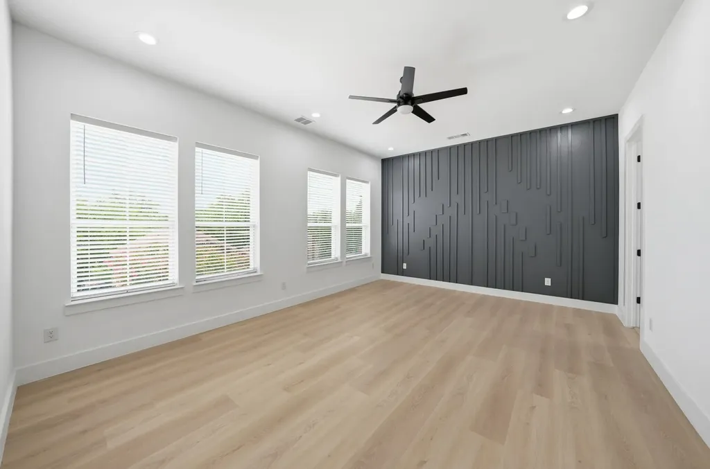 428 N Patton Avenue Dallas TX 75203