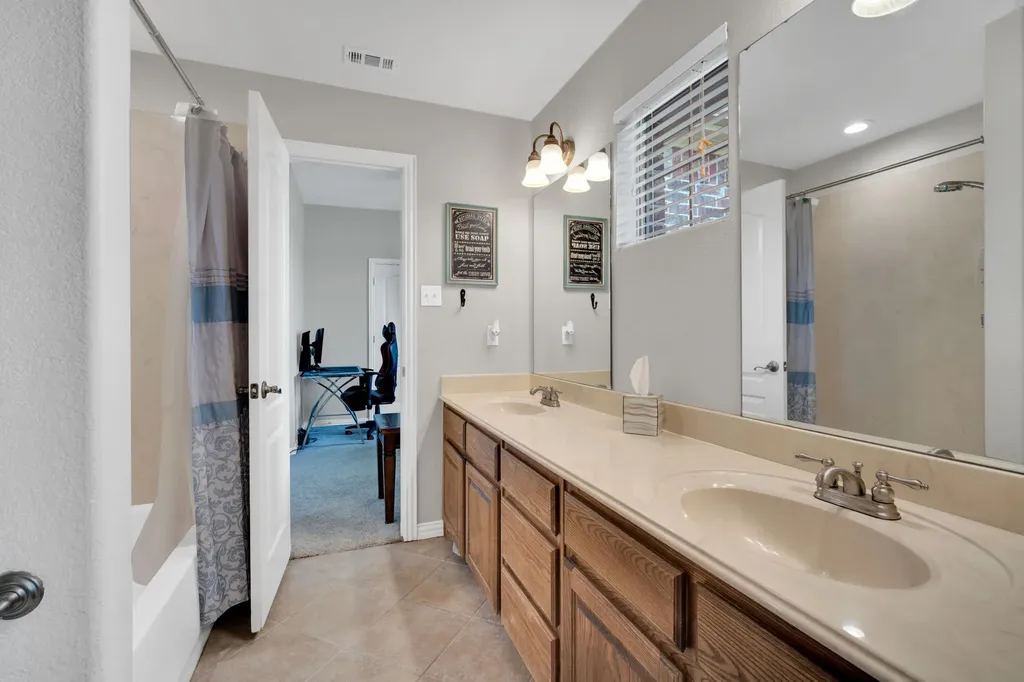 3133 Belmont Lane Terrell TX 75160