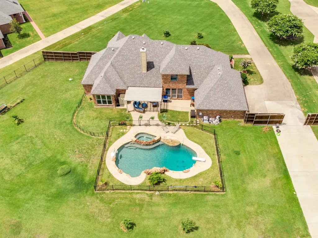 3133 Belmont Lane Terrell TX 75160