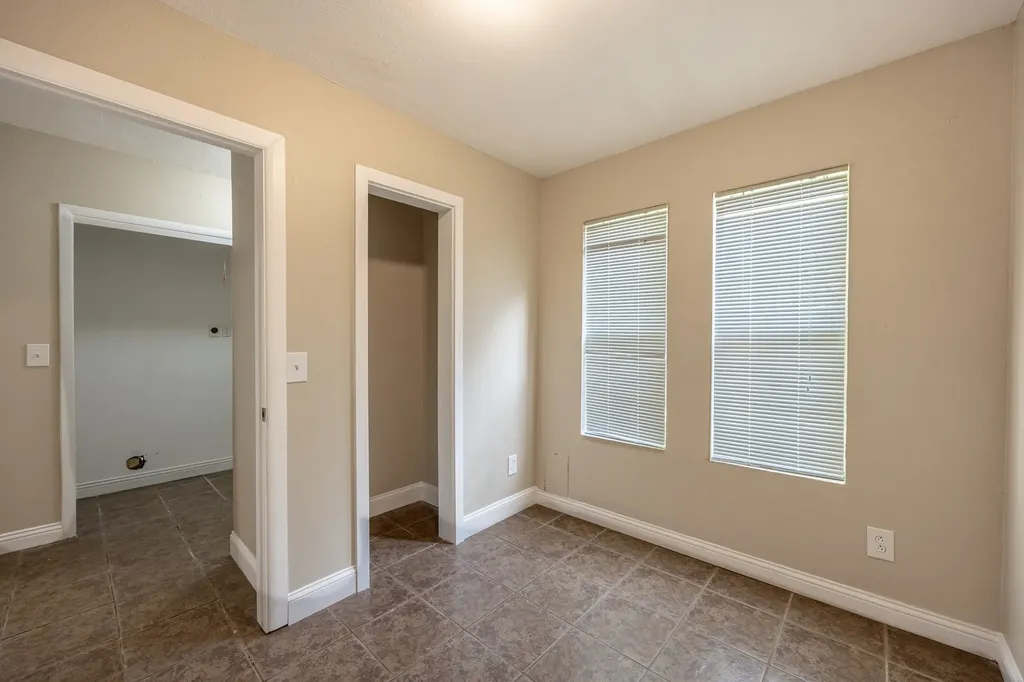 2705 Yucca Avenue Fort Worth TX 76111
