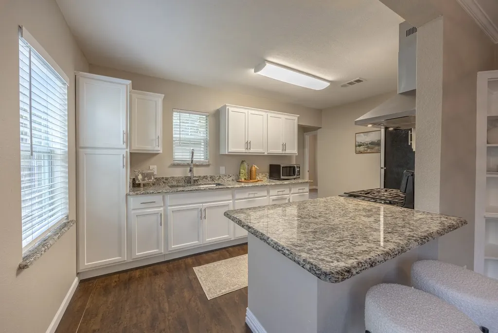 2705 Yucca Avenue Fort Worth TX 76111