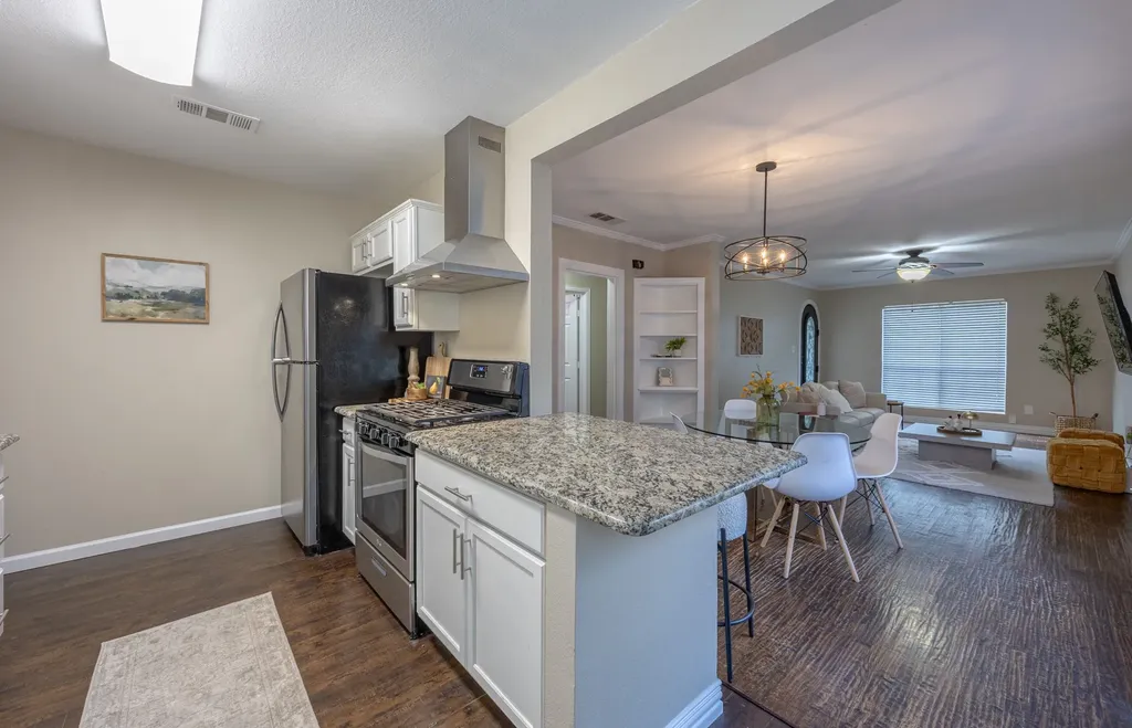 2705 Yucca Avenue Fort Worth TX 76111