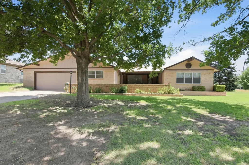 4100 Big Bend Trail Lake Worth TX 76135