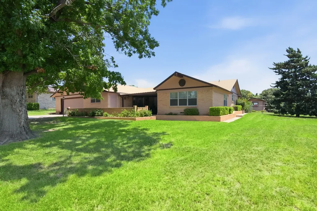 4100 Big Bend Trail Lake Worth TX 76135