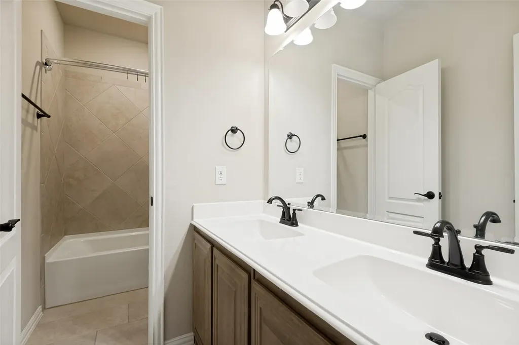 4005 Three Forks Road Kaufman TX 75142