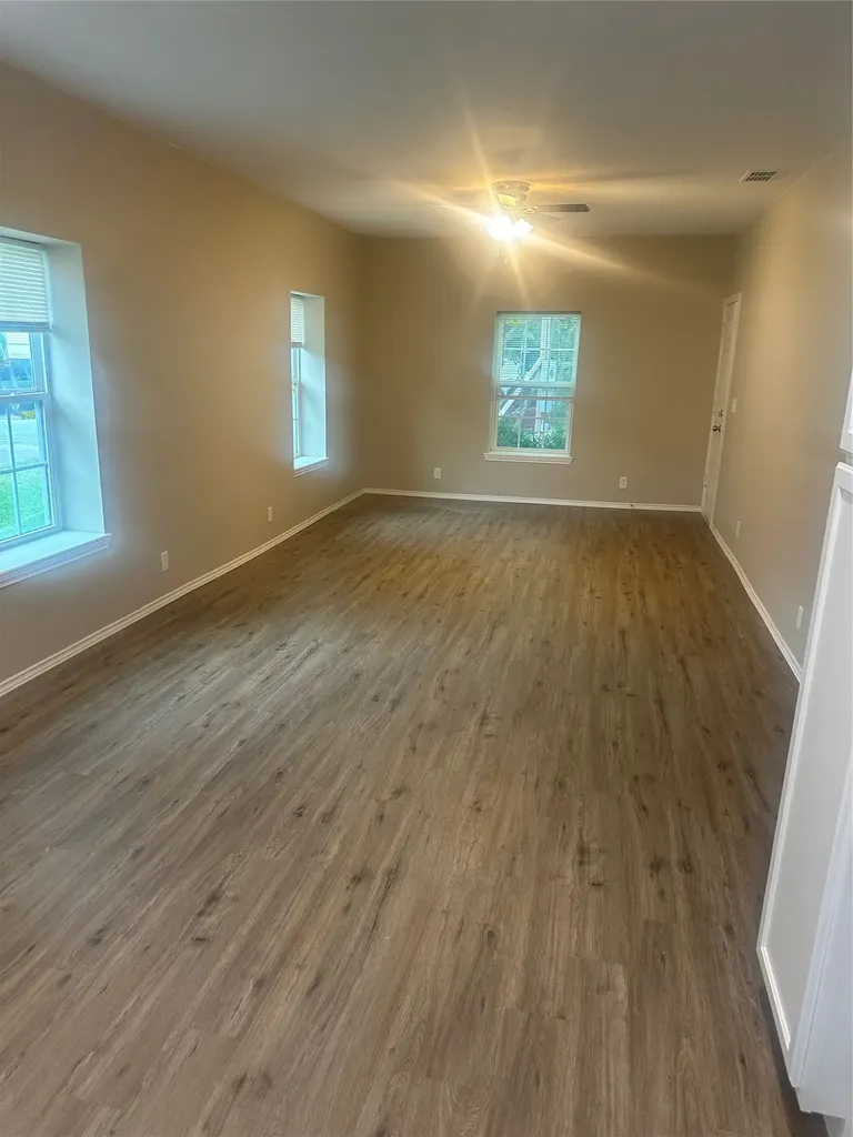 208 Washington Street Bowie TX 76230