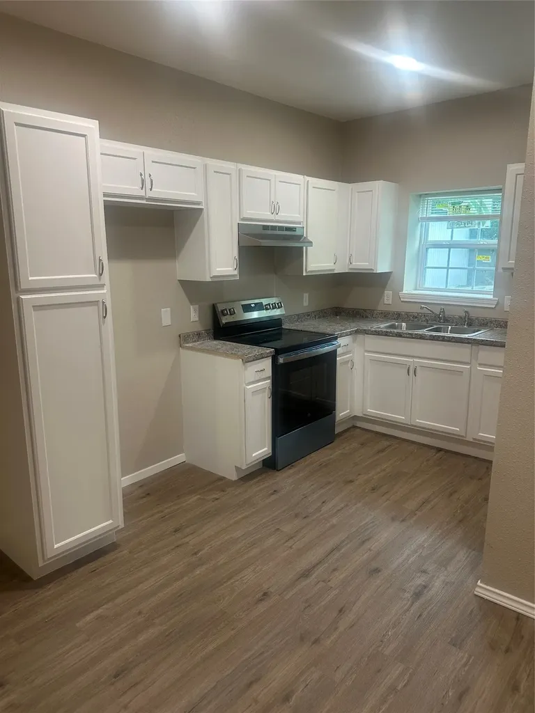 208 Washington Street Bowie TX 76230