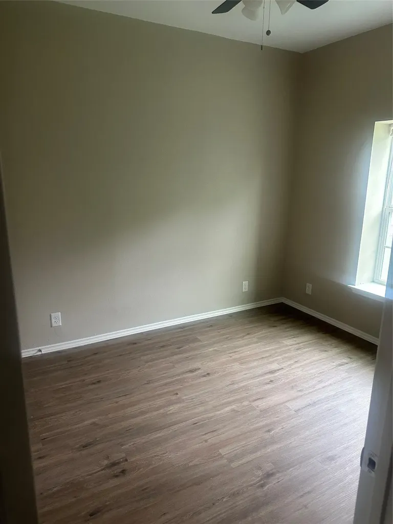 208 Washington Street Bowie TX 76230