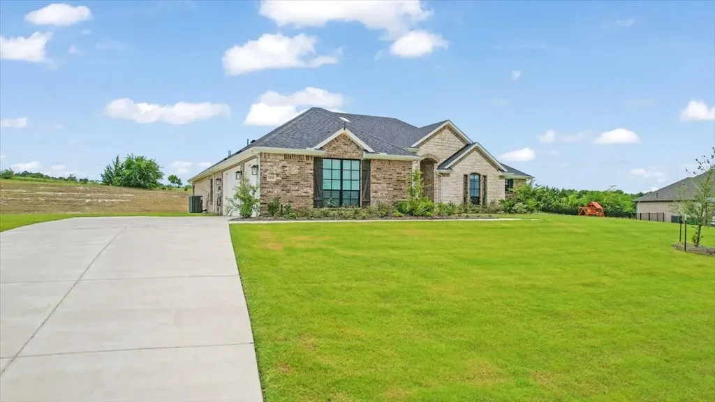 1080 Julian Drive Van Alstyne TX 75495