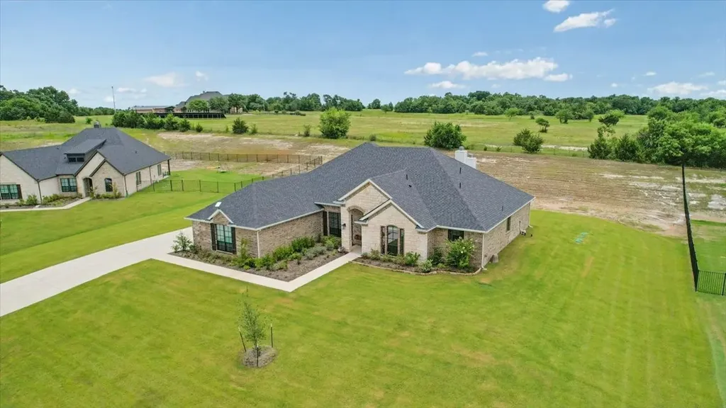 1080 Julian Drive Van Alstyne TX 75495