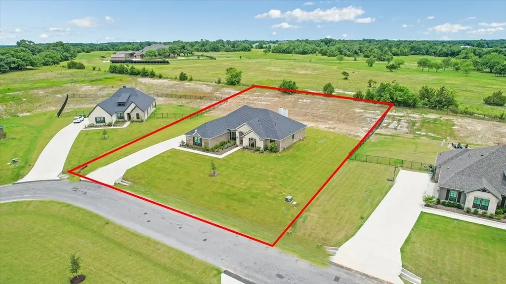 1080 Julian Drive Van Alstyne TX 75495
