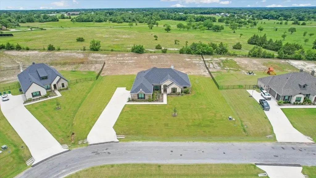 1080 Julian Drive Van Alstyne TX 75495