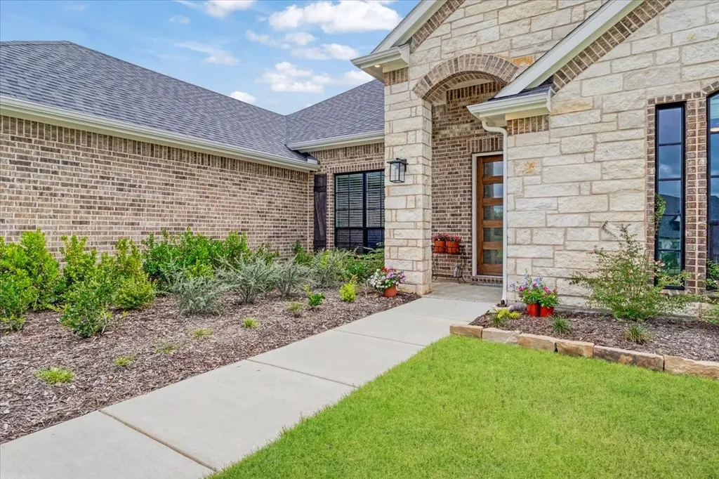 1080 Julian Drive Van Alstyne TX 75495