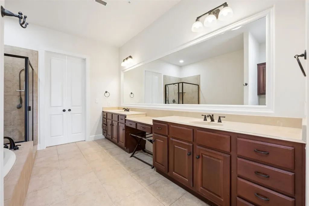610 Via Ravello Irving TX 75039