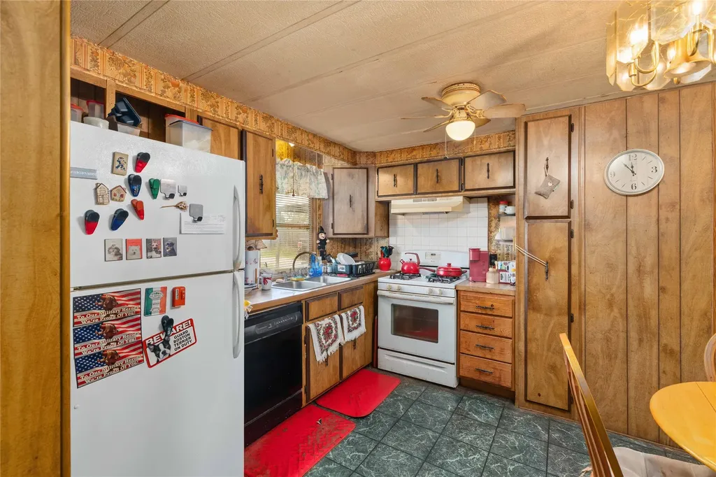 4500 Lake Shore Drive May TX 76857