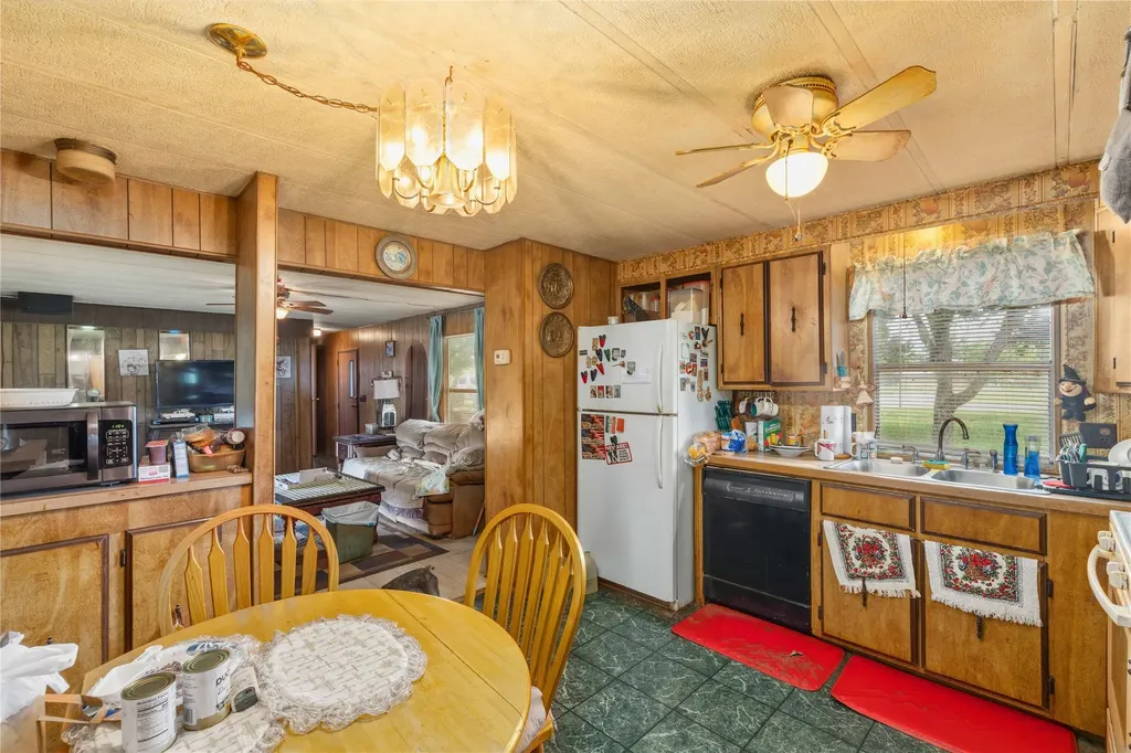 4500 Lake Shore Drive May TX 76857