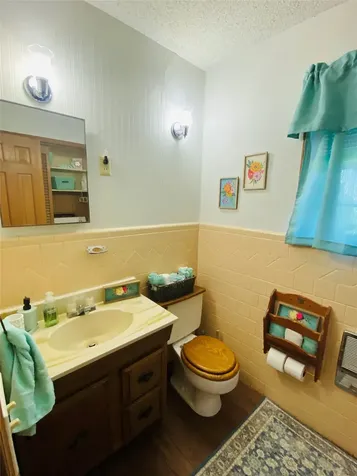 661 S 11th Avenue Munday TX 76371