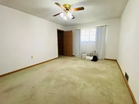 661 S 11th Avenue Munday TX 76371