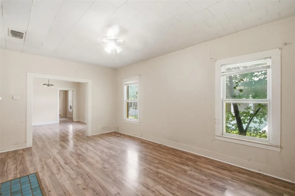 1307 S Seaman Street Eastland TX 76448