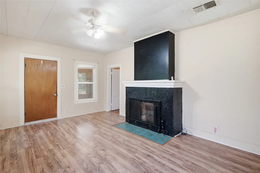 1307 S Seaman Street Eastland TX 76448