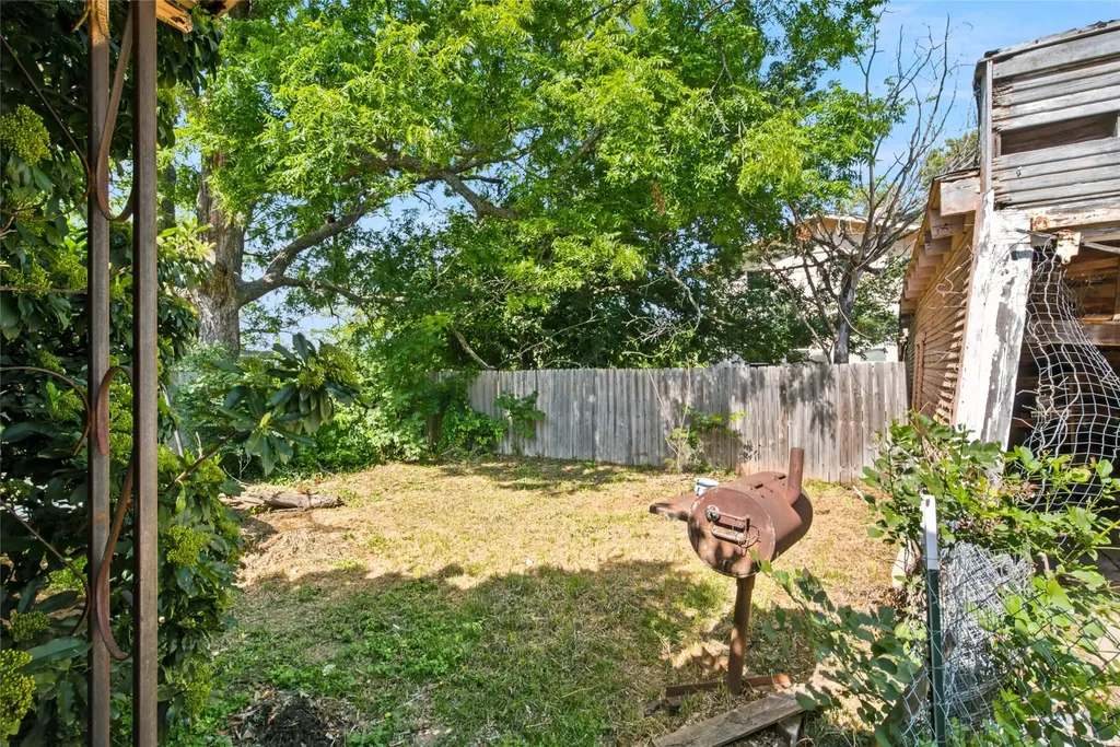 1307 S Seaman Street Eastland TX 76448