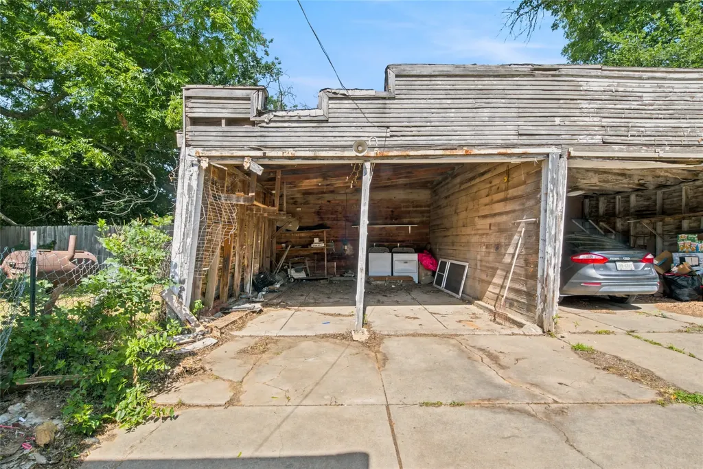 1307 S Seaman Street Eastland TX 76448
