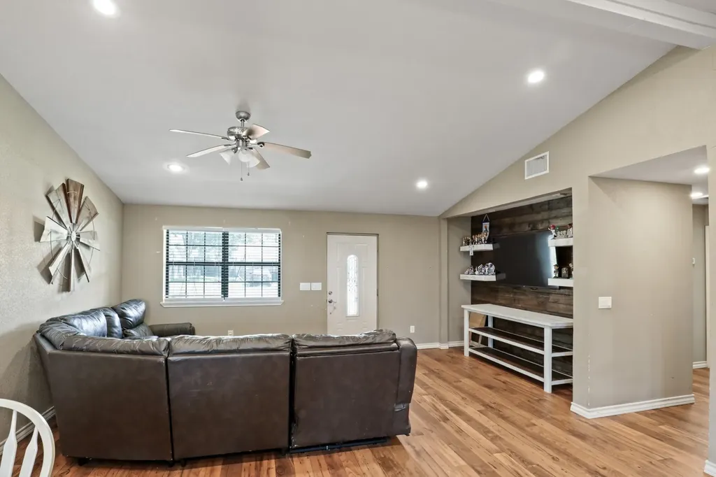 131 Katy Emory TX 75440