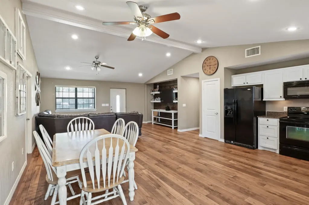 131 Katy Emory TX 75440