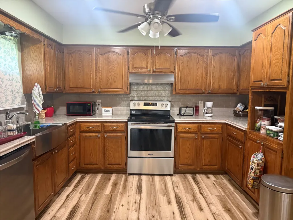 1192 Deer Trail Glen Rose TX 76043
