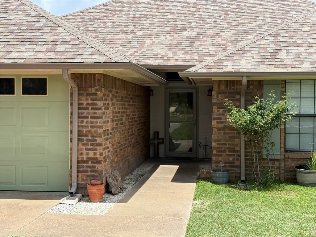 1192 Deer Trail Glen Rose TX 76043