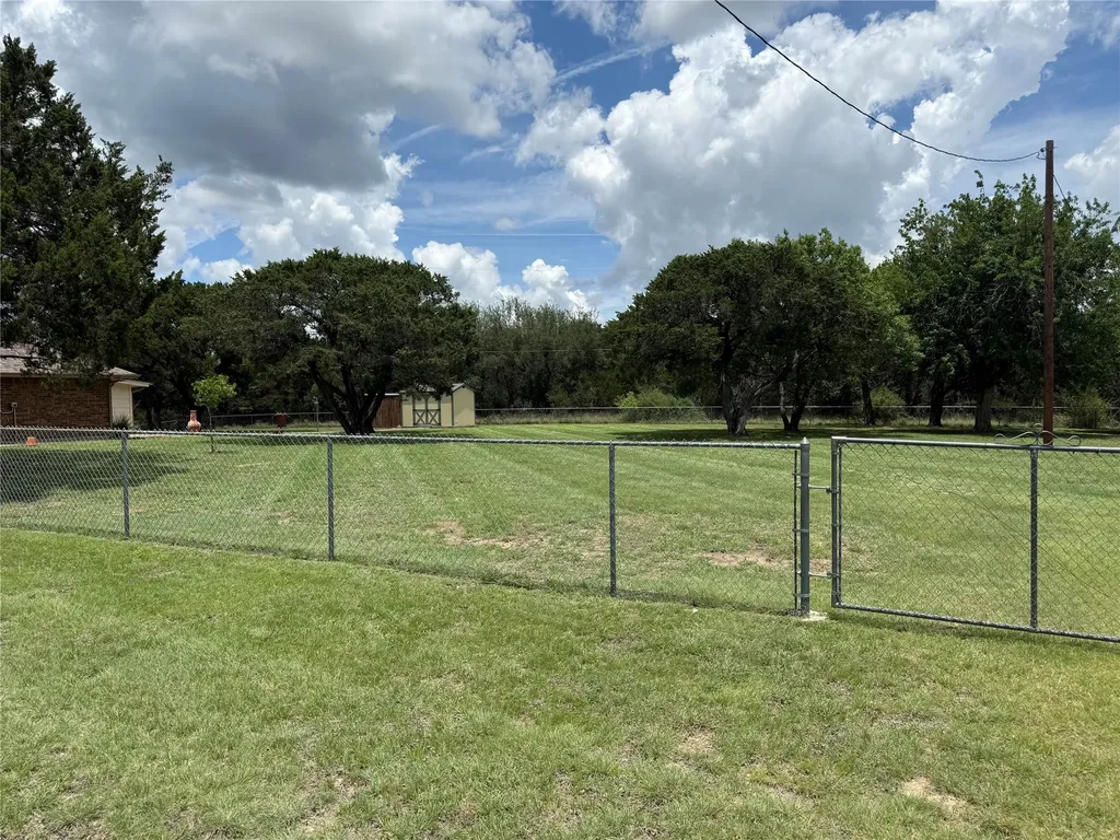 1192 Deer Trail Glen Rose TX 76043