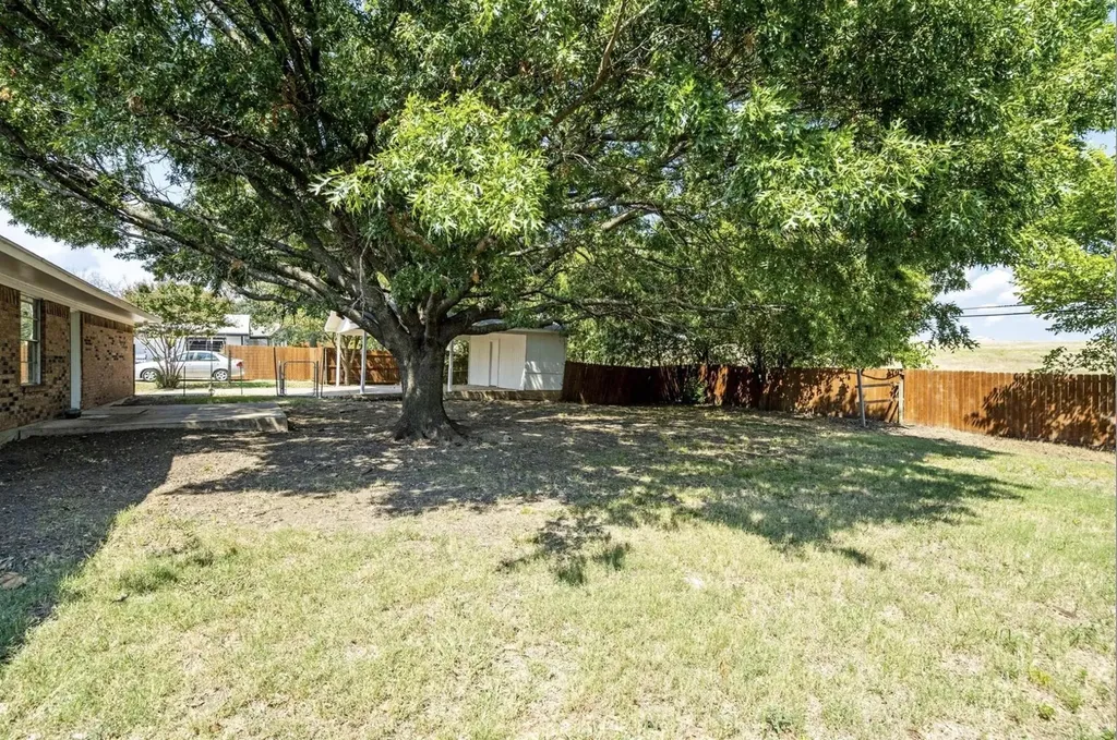 810 S Western Hills Drive Howe TX 75459