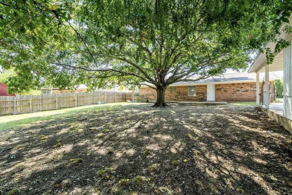 810 S Western Hills Drive Howe TX 75459