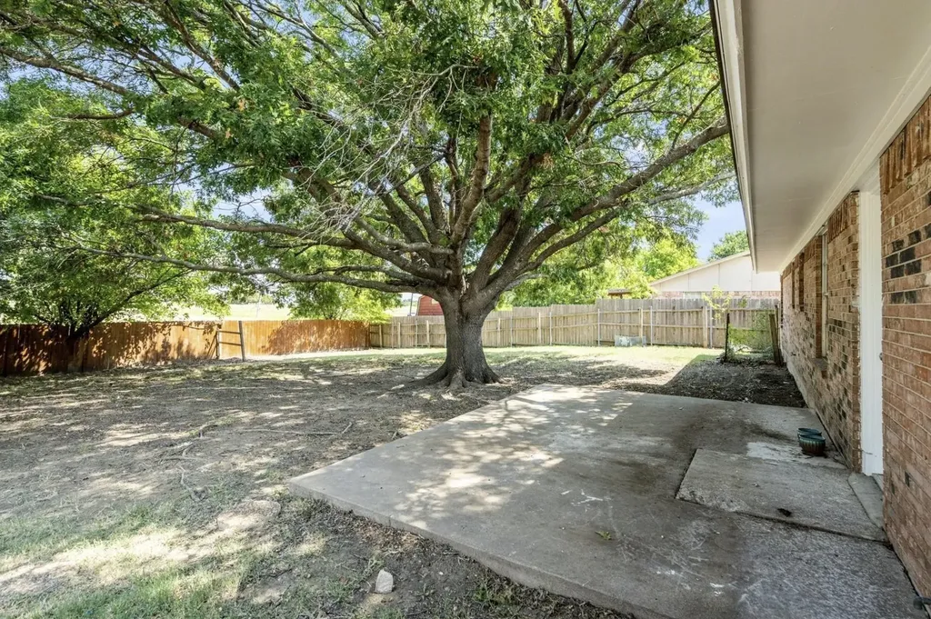 810 S Western Hills Drive Howe TX 75459