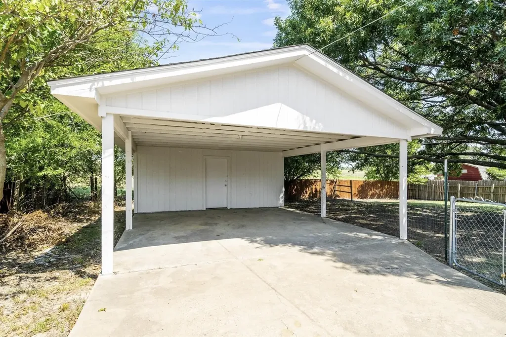 810 S Western Hills Drive Howe TX 75459