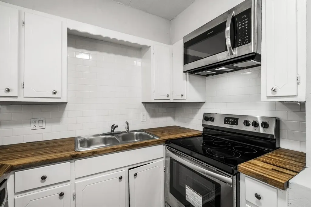 810 S Western Hills Drive Howe TX 75459