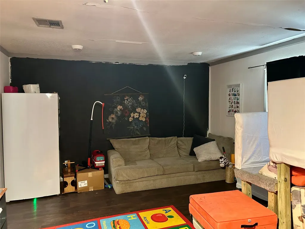 285 N Avenue B Crawford TX 76638