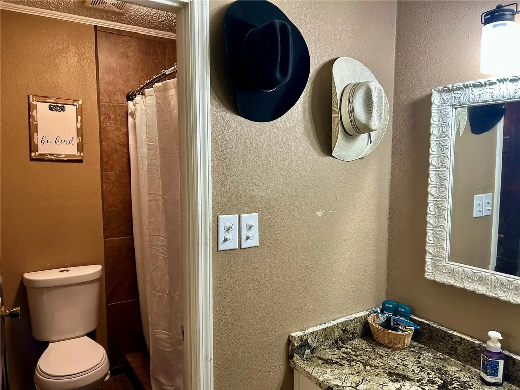 285 N Avenue B Crawford TX 76638