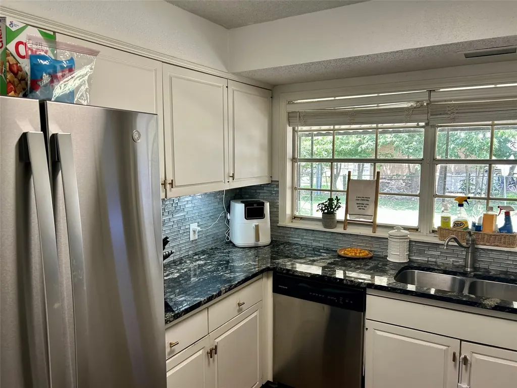 285 N Avenue B Crawford TX 76638