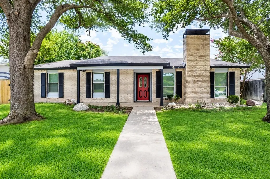 1206 Oakbluff Drive Lancaster TX 75146