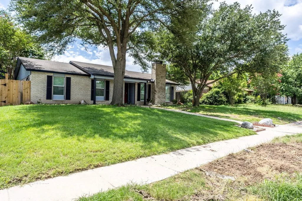 1206 Oakbluff Drive Lancaster TX 75146