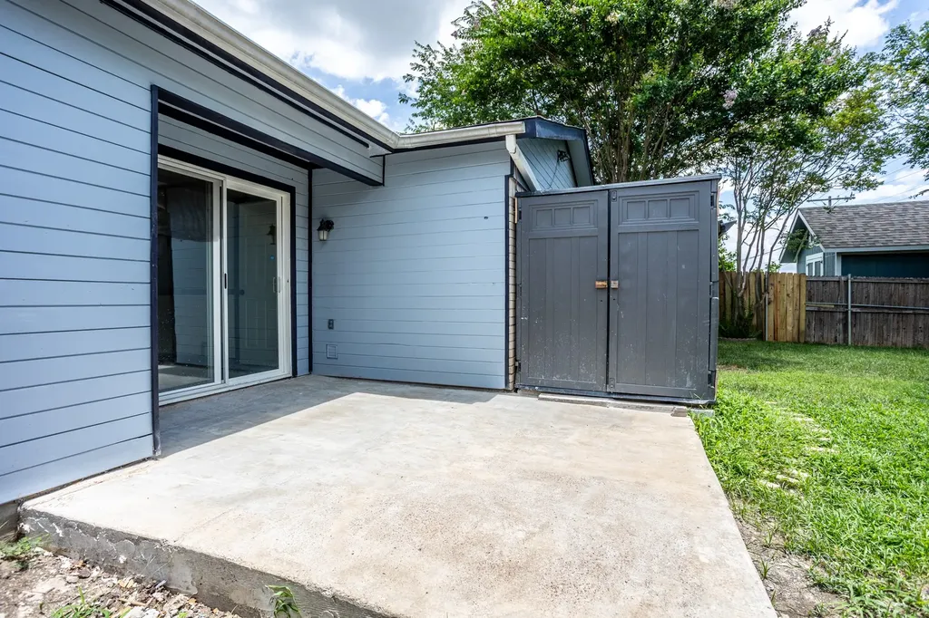 1206 Oakbluff Drive Lancaster TX 75146