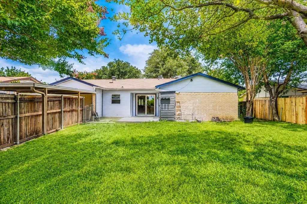 1206 Oakbluff Drive Lancaster TX 75146