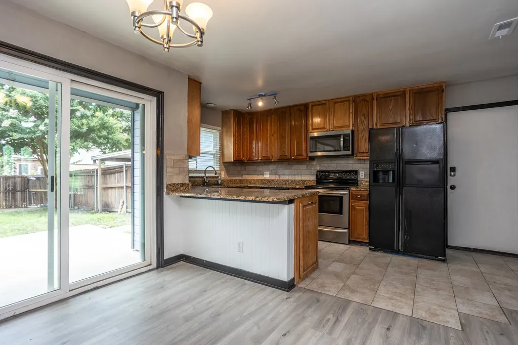 1206 Oakbluff Drive Lancaster TX 75146