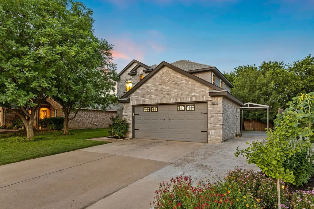 2012 Collington Drive Roanoke TX 76262